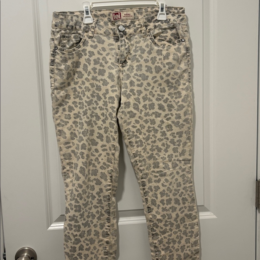 LEI Beige Washed Leopard Print Jeans